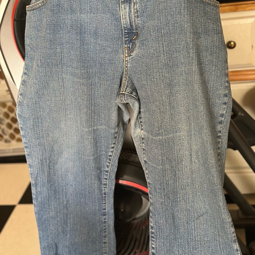 Levi’s women’s jeans 550 size 16 short